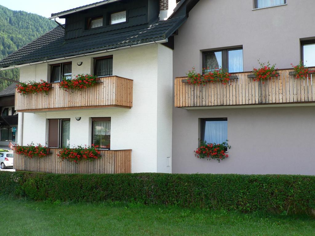 Apartments And Holiday Home Grohar Kranjska Gora Zimmer foto